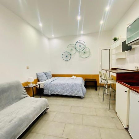 025 Caterina Look Izquierda Apartment Барселона Екстериор снимка