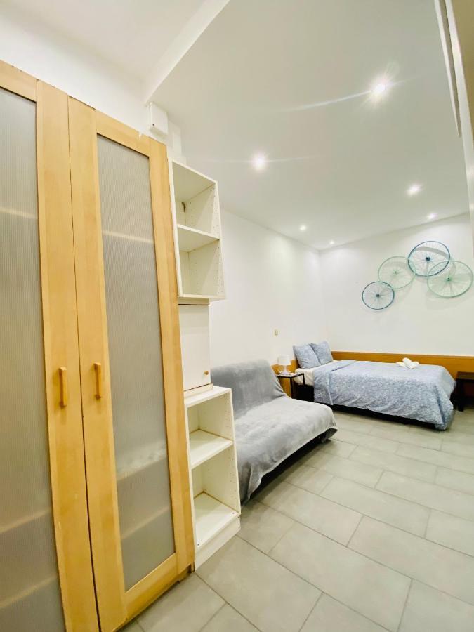 025 Caterina Look Izquierda Apartment Барселона Екстериор снимка